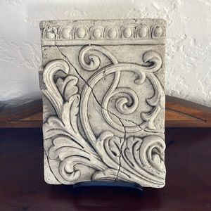 Stonebriar Cement Vine Plaque